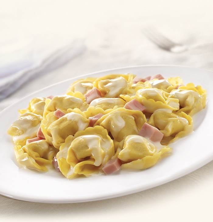 Tortellini Pronti Panna E Prosciutto Gusta La Ricetta In Pochi Minuti